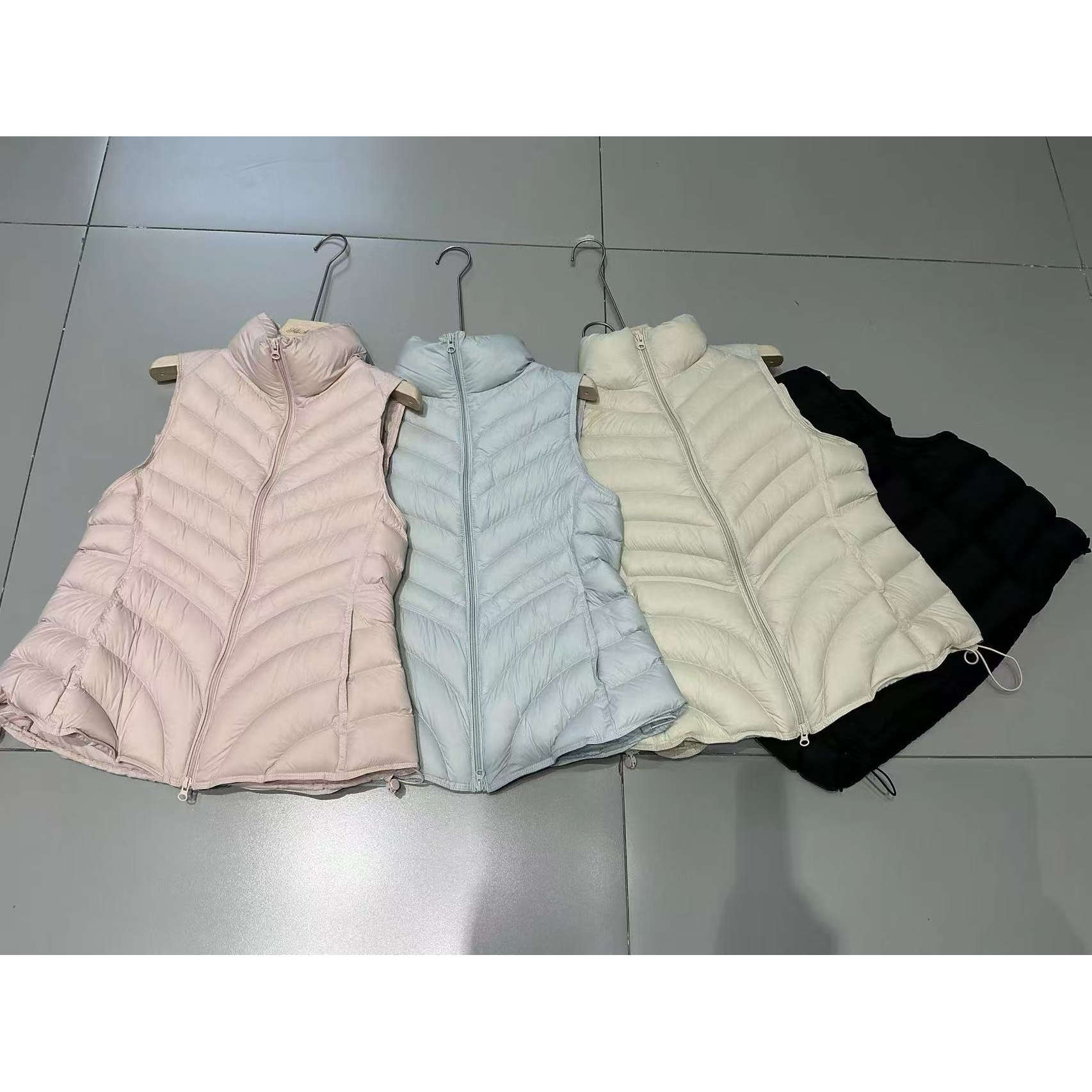 90白鸭绒轻薄立领排骨羽绒马甲羽绒服