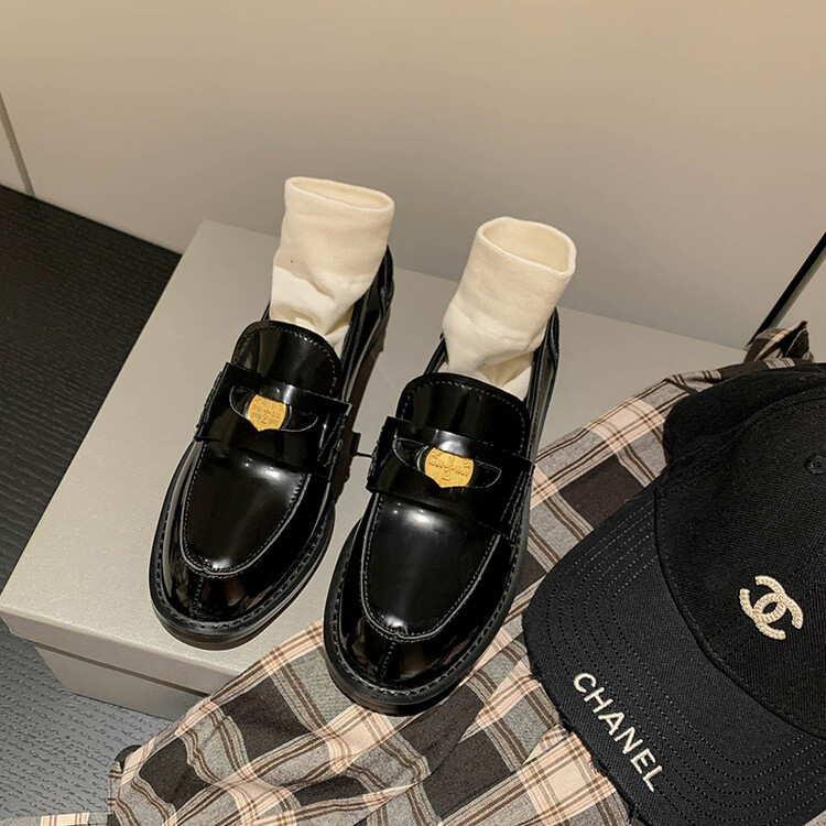 贵气小金币圆头平底乐福鞋女图片