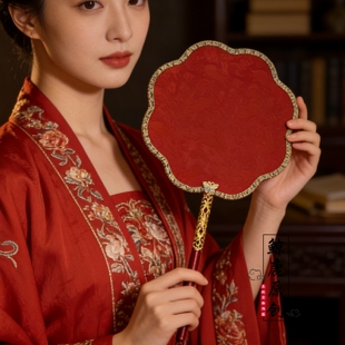 鲸鹿原创暗纹玉兔报喜图暗纹复古中式国风喜扇结婚新娘简约团扇