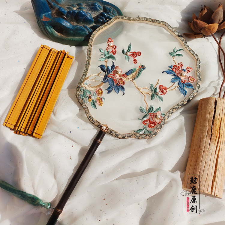 鲸鹿原创海棠鸟机绣单面异型复古国风团扇汉服配饰走秀拍照扇子,家居饰品,工艺扇/团扇/喜扇/折扇,淘宝优惠券,粉丝福利购,淘宝优惠卷