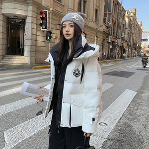 白色三防冲锋衣羽绒服女冬2024新款高级感超好看短款工装派克外套图片