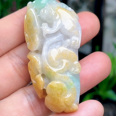 缅甸料A货天然翡翠玉石黄加绿灵猴献瑞玉坠 小猴子吊坠 桃子挂件