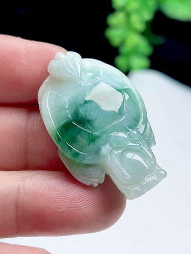 缅甸天然翡翠龙头龟吊坠保真A货阳绿飘花招财龙龟玉坠福寿龟挂件