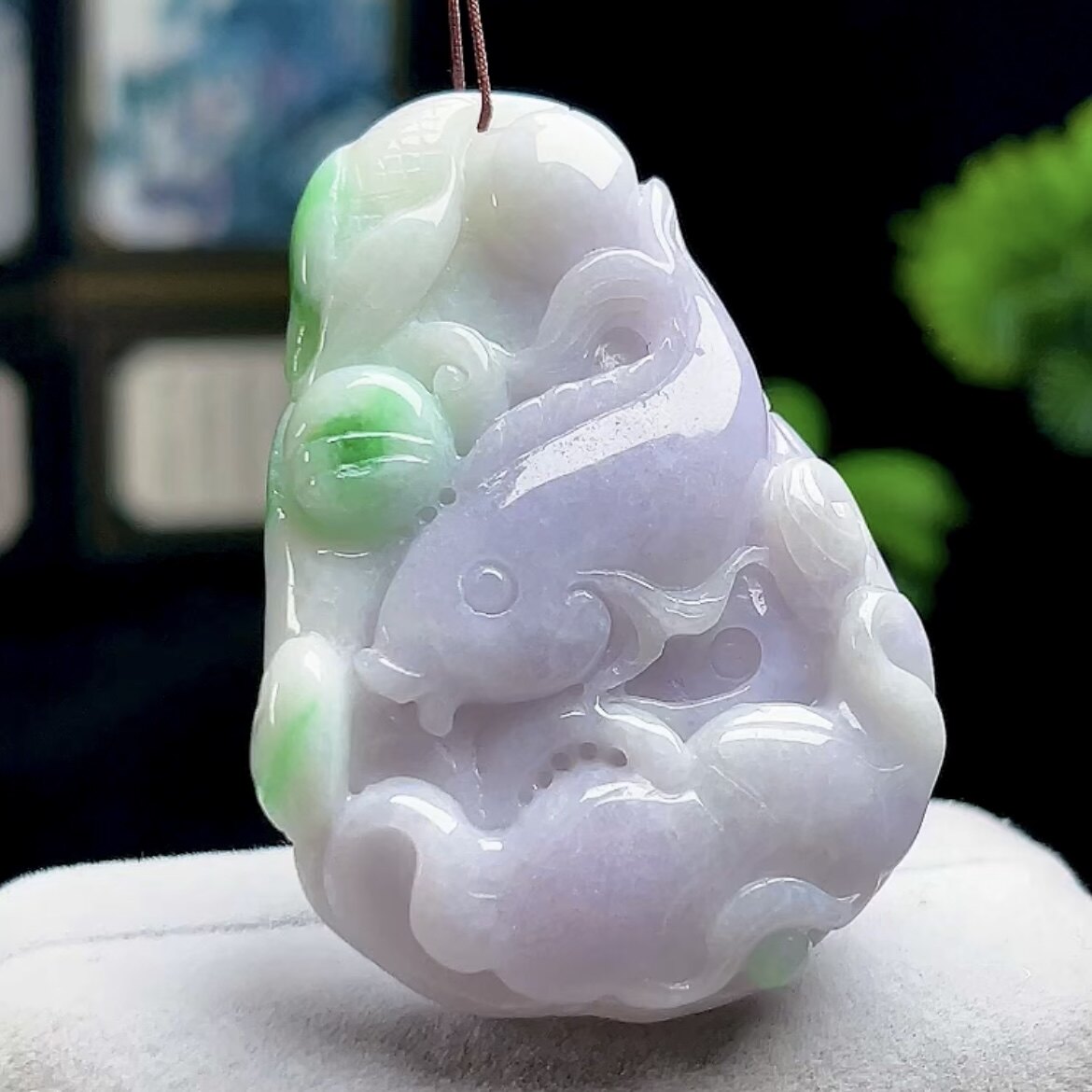 缅甸料翡翠春彩年年有余吊坠天然A货玉石锦鲤鱼玉坠荷叶鱼挂件