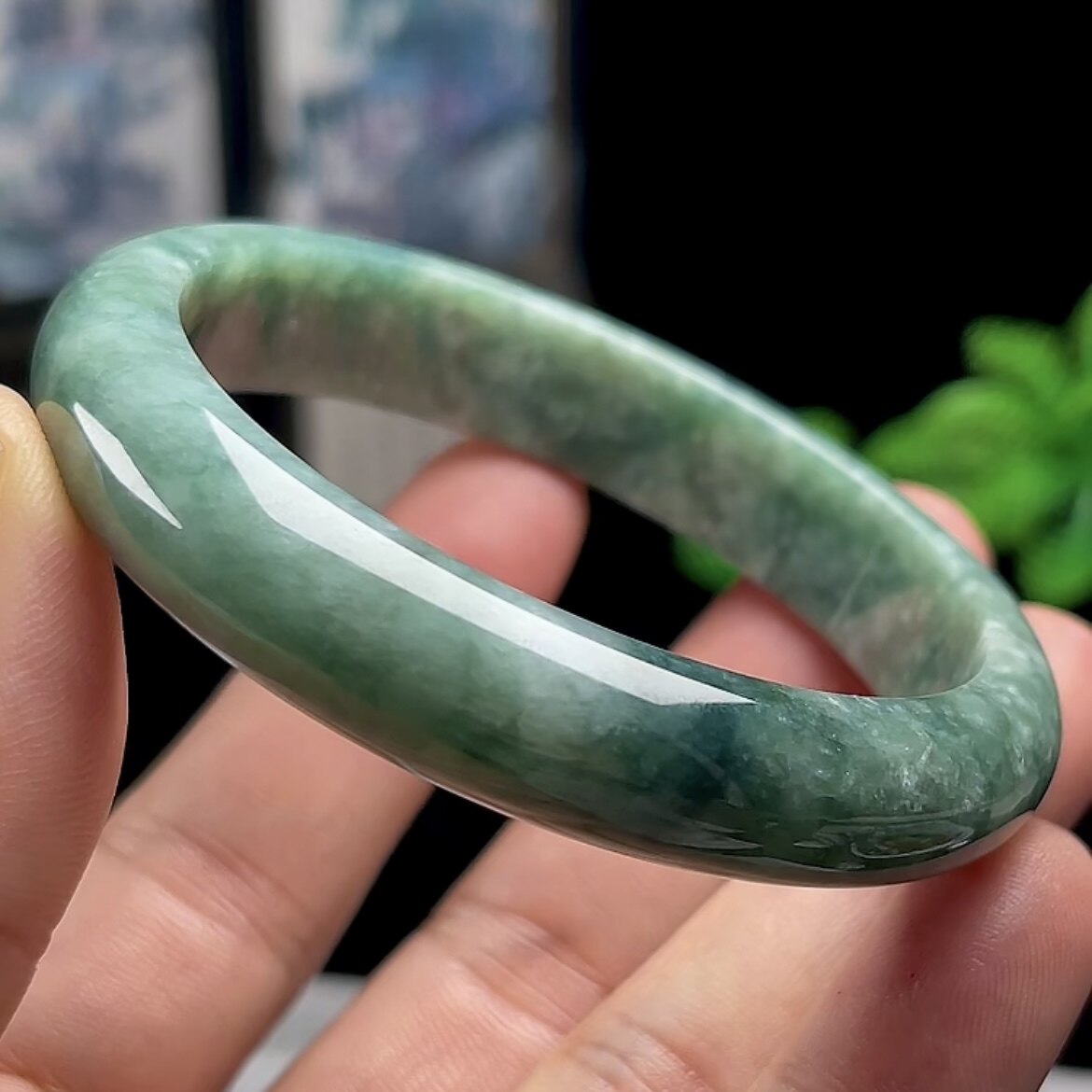 55MM翡翠手镯女款玉镯