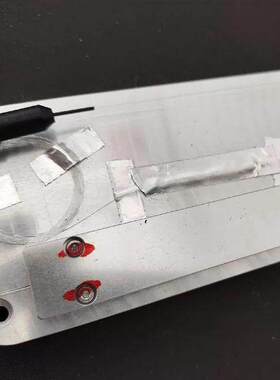 Raycus锐科2000w激光器的红光指示激光器，自带光纤直径转换