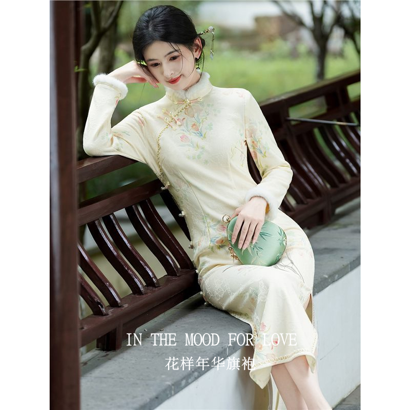 四小姐花样年华旗袍米色秋冬长袖女新中式高端上档次针织缇花