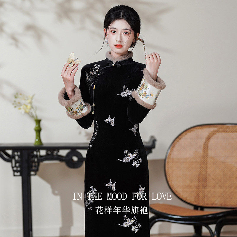 国风黑色绣花加绒连衣裙