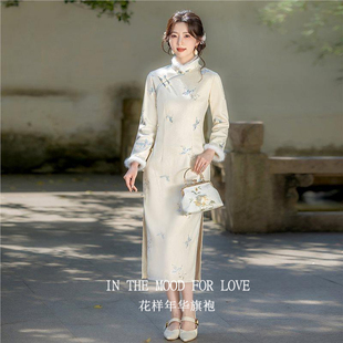 四小姐花样年华旗袍新中式 连衣裙 麂皮绒绣花白色冬加绒保暖长袖