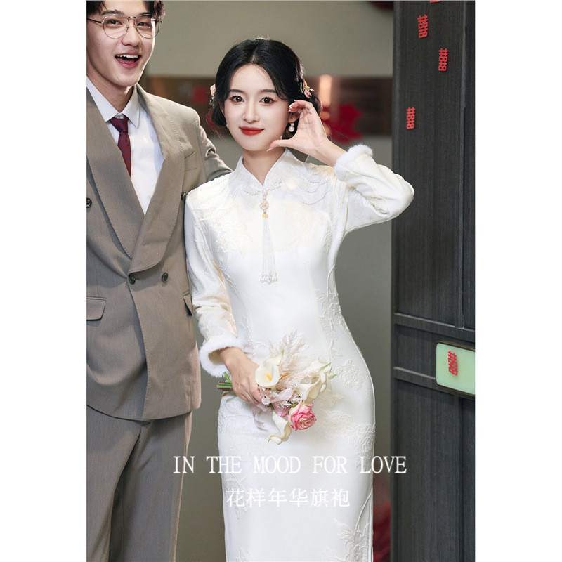 白色裙女冬款加绒新中式礼服