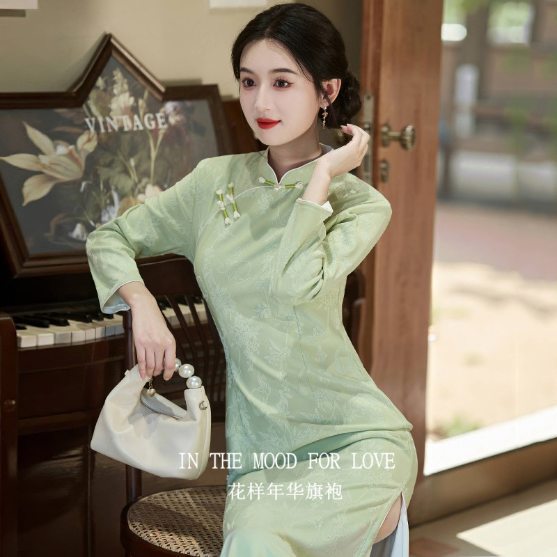 四小姐花样年华旗袍绿色国风新中式秋季长袖年轻款女复古修身收腰