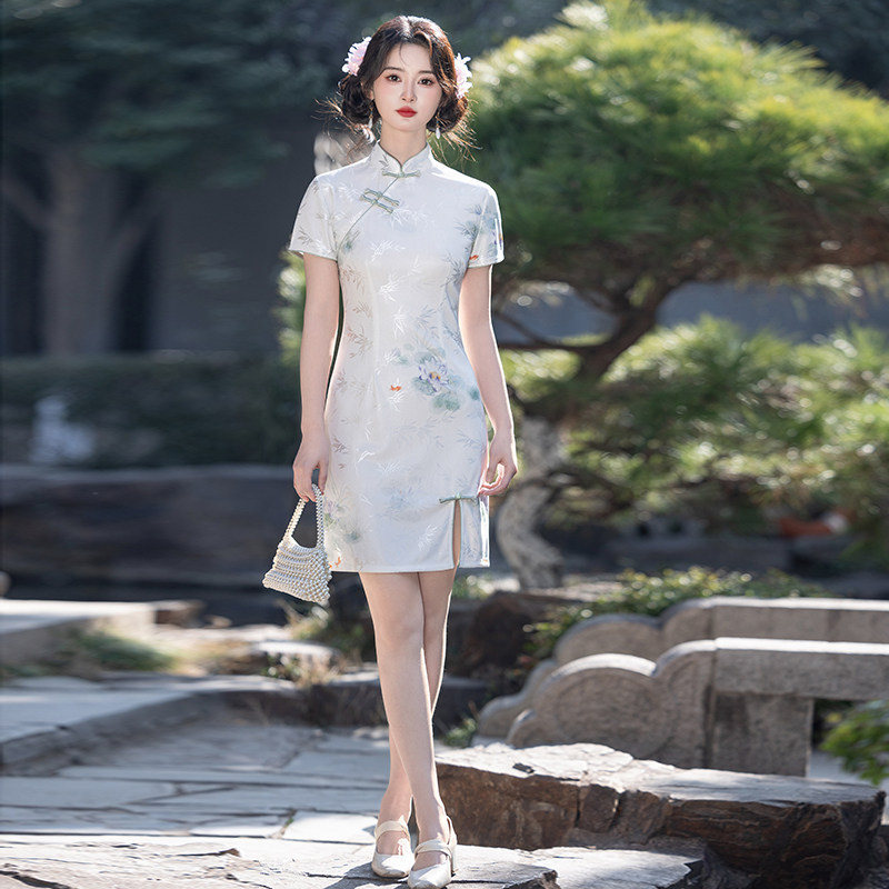 四小姐花样年华旗袍新中式白色改良女短款日常年轻款小个子可穿清