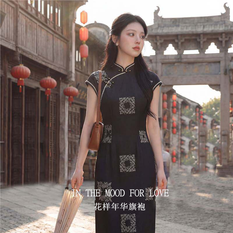 回娘家新中式黑色刺绣中长裙