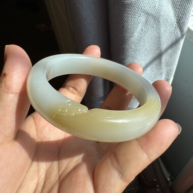 新疆且末料和田玉糖白玉手镯54圈雕刻镯料子细腻油糯高脂粉镯玉镯