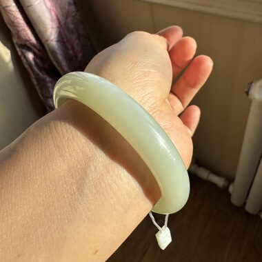 58圈新疆且末料和田玉高青白玉手镯无暇油膏暖白女士玉镯子礼物