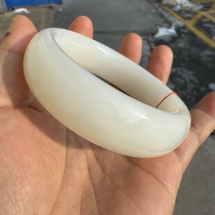 新疆和田玉羊脂白玉手镯58圈宽厚收藏版过灯细料无暇女士毕业级镯