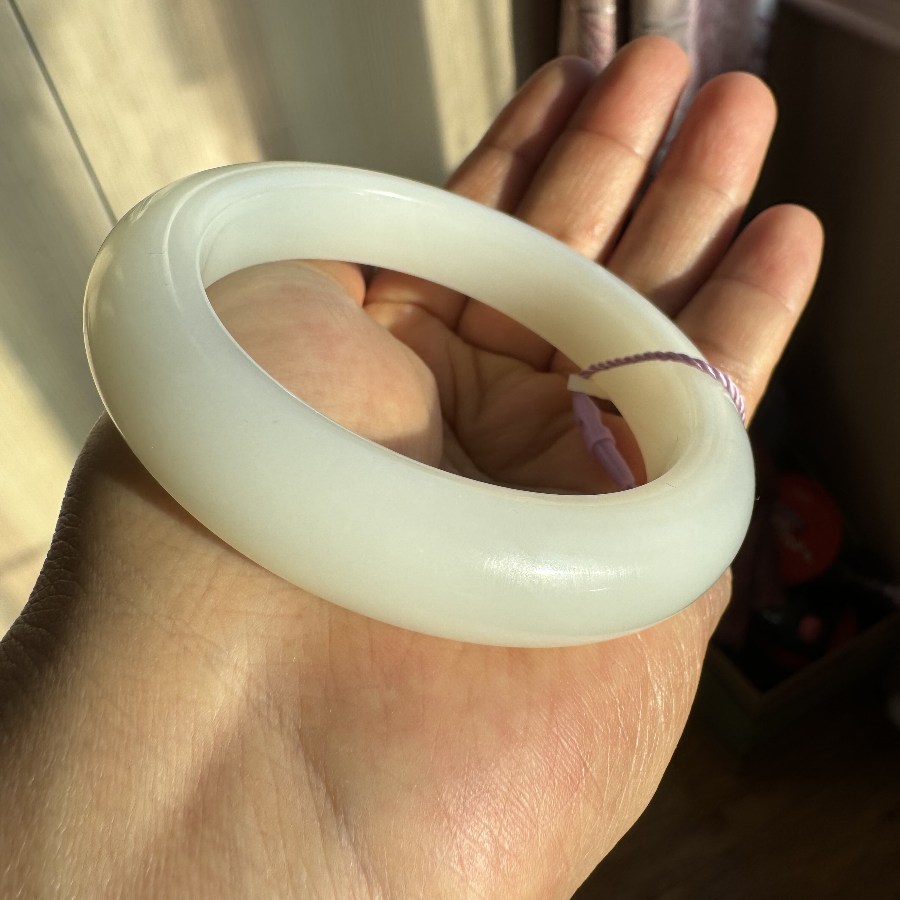 56.5圈新疆和田玉羊脂白玉手镯厚装泥鳅背油膏女士收藏镯高性价比,珠宝/钻石/翡翠,手饰,淘宝优惠券,粉丝福利购,淘宝优惠卷