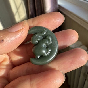 新疆和田玉籽料黑青沙枣青月兔生肖吊坠细腻油膏料男女挂坠挂件