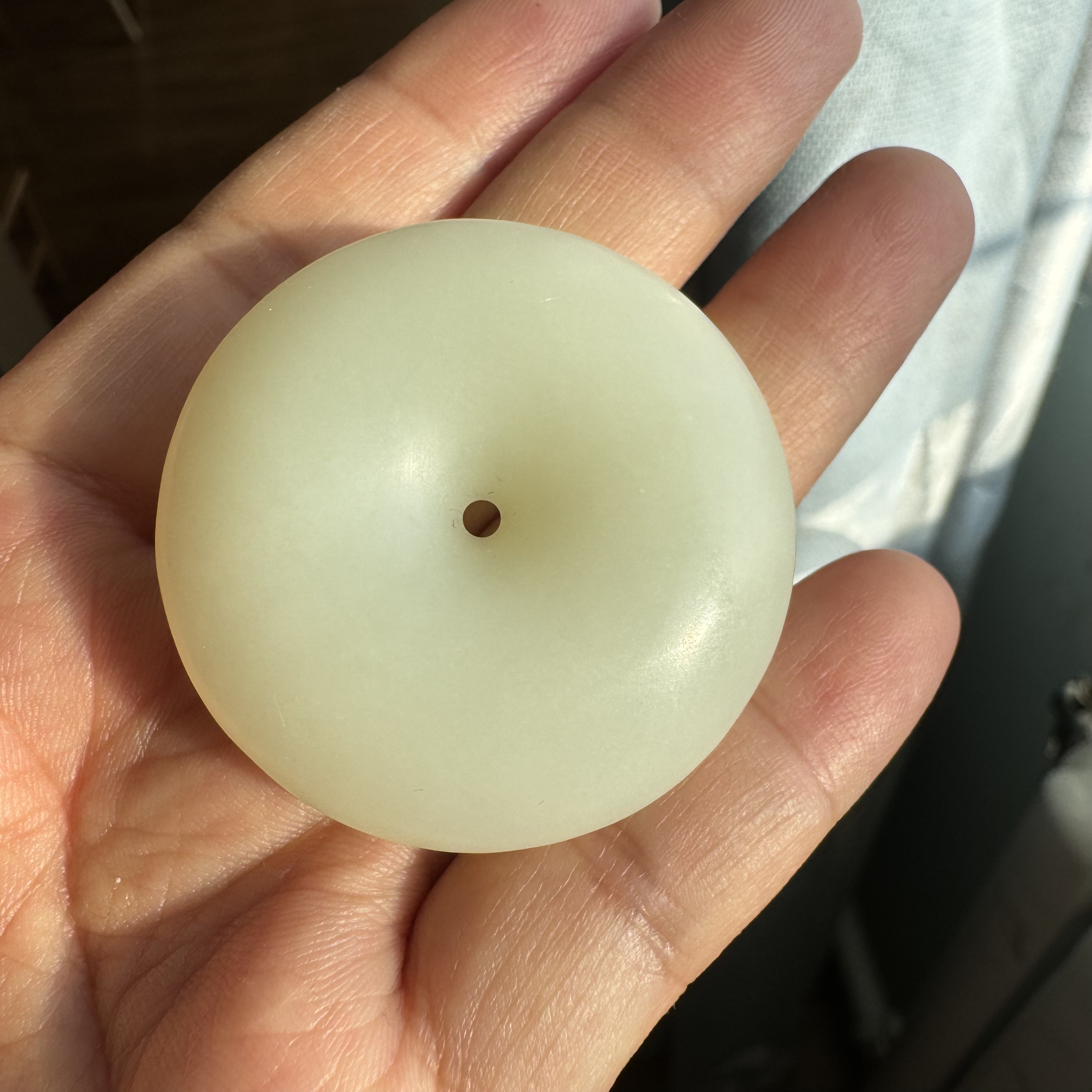 新疆和田玉暖白玉平安扣且末黄白底油糯无暇大扣柔光男女首饰挂件