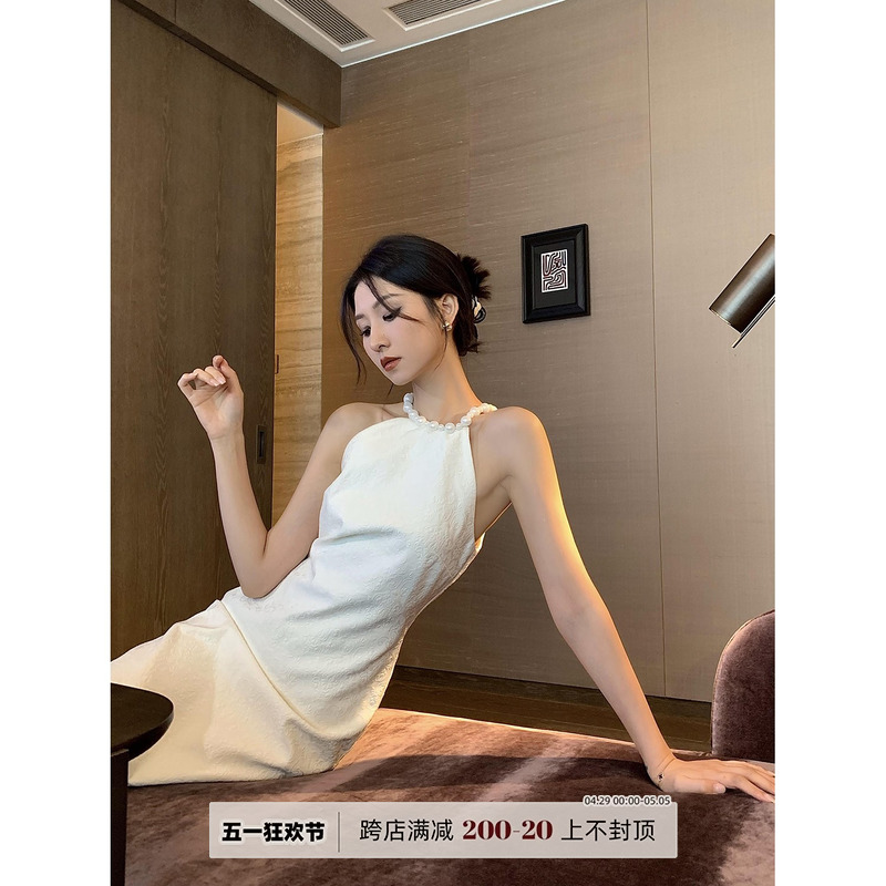 新中式a字裙提换珍珠挂脖设计感