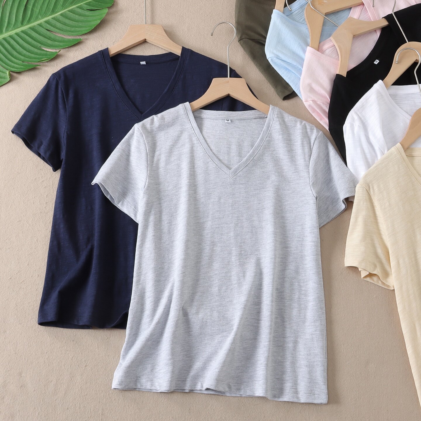 敲舒适简约V领竹节棉t恤女极简风夏季短袖显瘦日常松弛上衣 W83