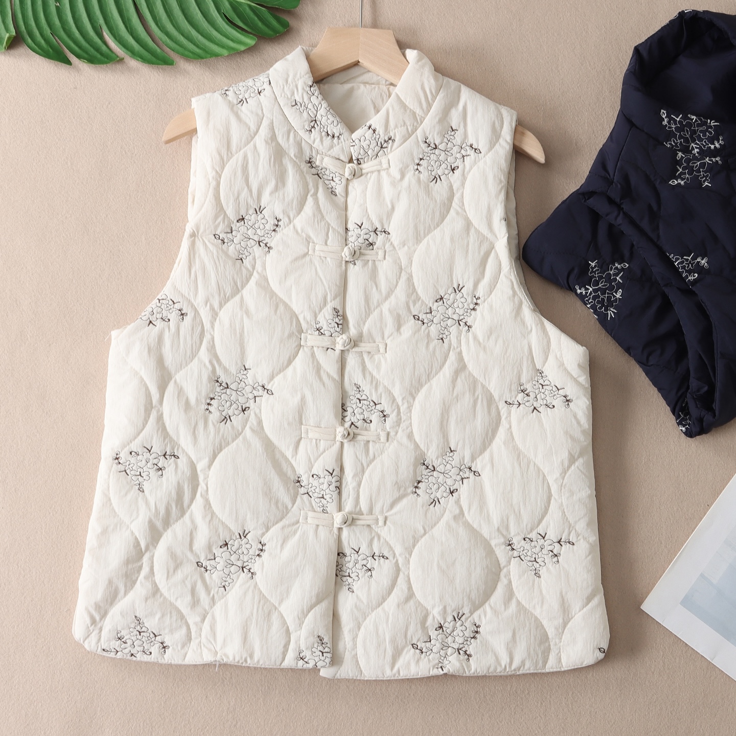 新中式国风刺绣洋气保暖外套马甲