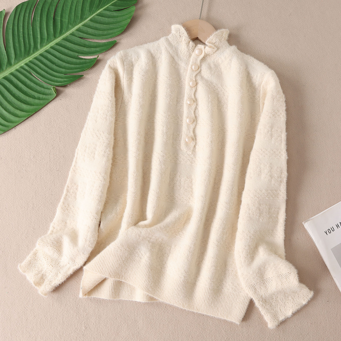 法式优雅木耳花边一体仿貂绒毛衣