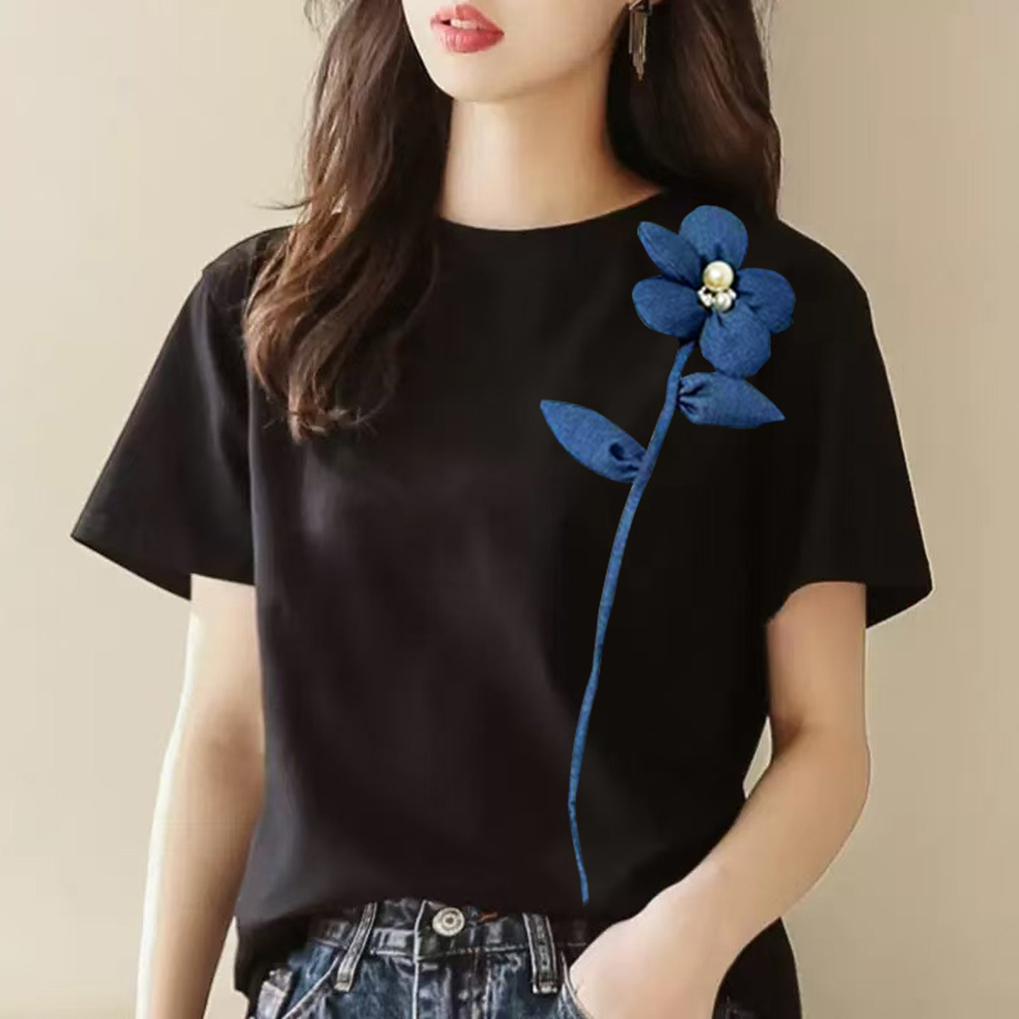 2025新款夏季女款短袖T恤圆领宽松显瘦百搭休闲上衣设计感配牛仔