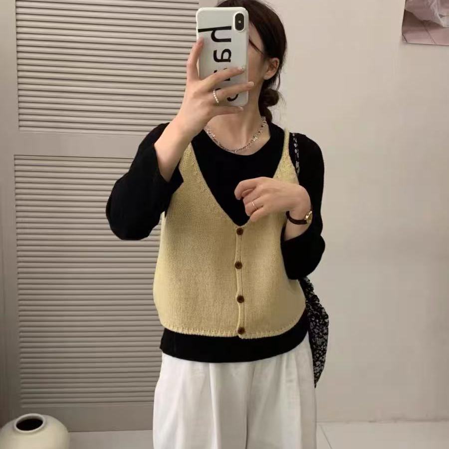 春季纯色V领单排扣针织小吊带背心毛衣马甲叠穿短款内搭上衣通勤
