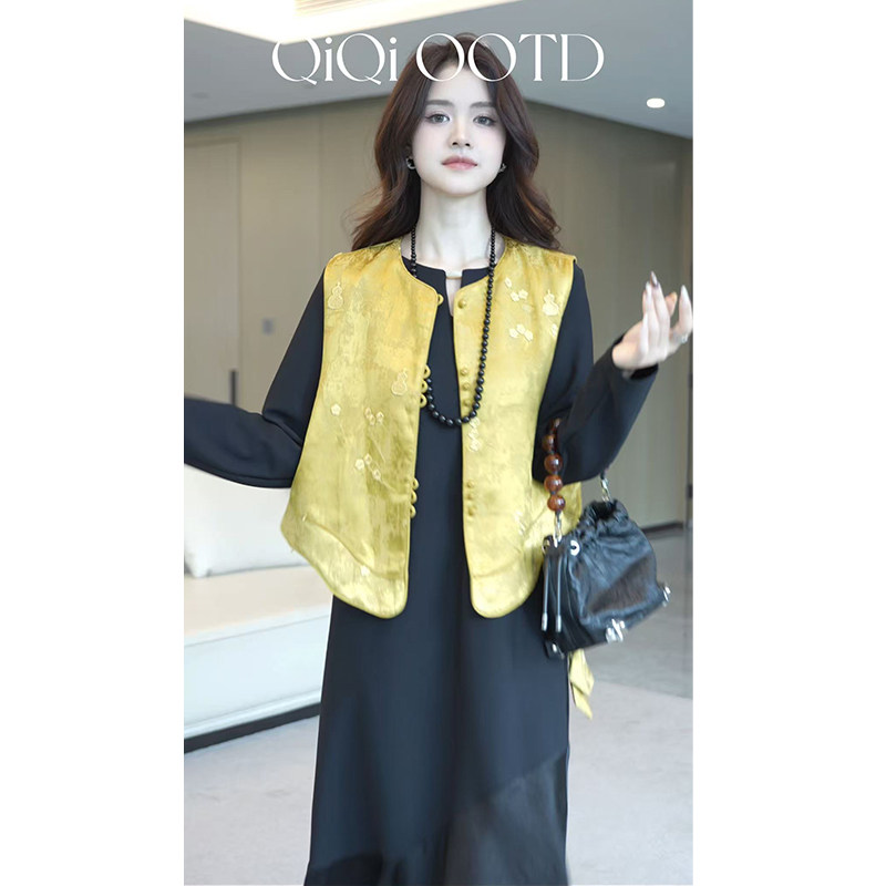 柒院家大码女装新中式设计感气质国风马甲2026春宽松显瘦刺绣马夹