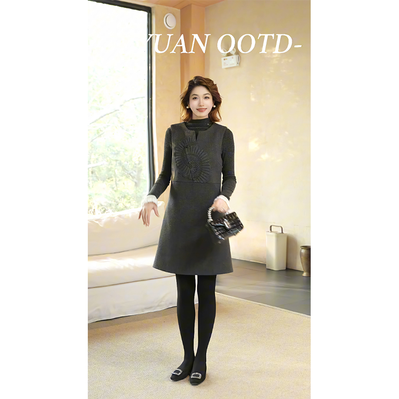 柒院家大码高端刺绣背心连衣裙女