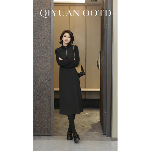 拼接针织半拉链加绒冬中长连衣裙