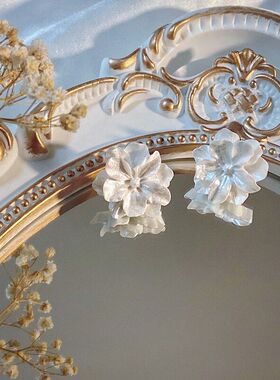 「玻利维亚白花」 法式优雅纯洁简约百搭日系纯白色花朵耳钉耳夹