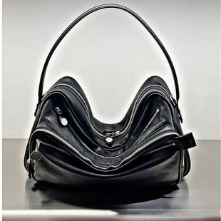 2025新款超火网红同款保龄球包小方包高级感多口袋钥匙吊坠机车包