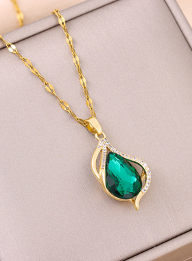 新款设计感轻奢复古绿色水晶吊坠钛钢项链女式不锈钢水滴锁骨链