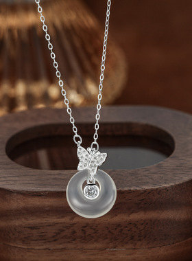 s999纯银足银镶钻蝴蝶平安扣项链女玉髓锁骨链轻奢感吊坠项链