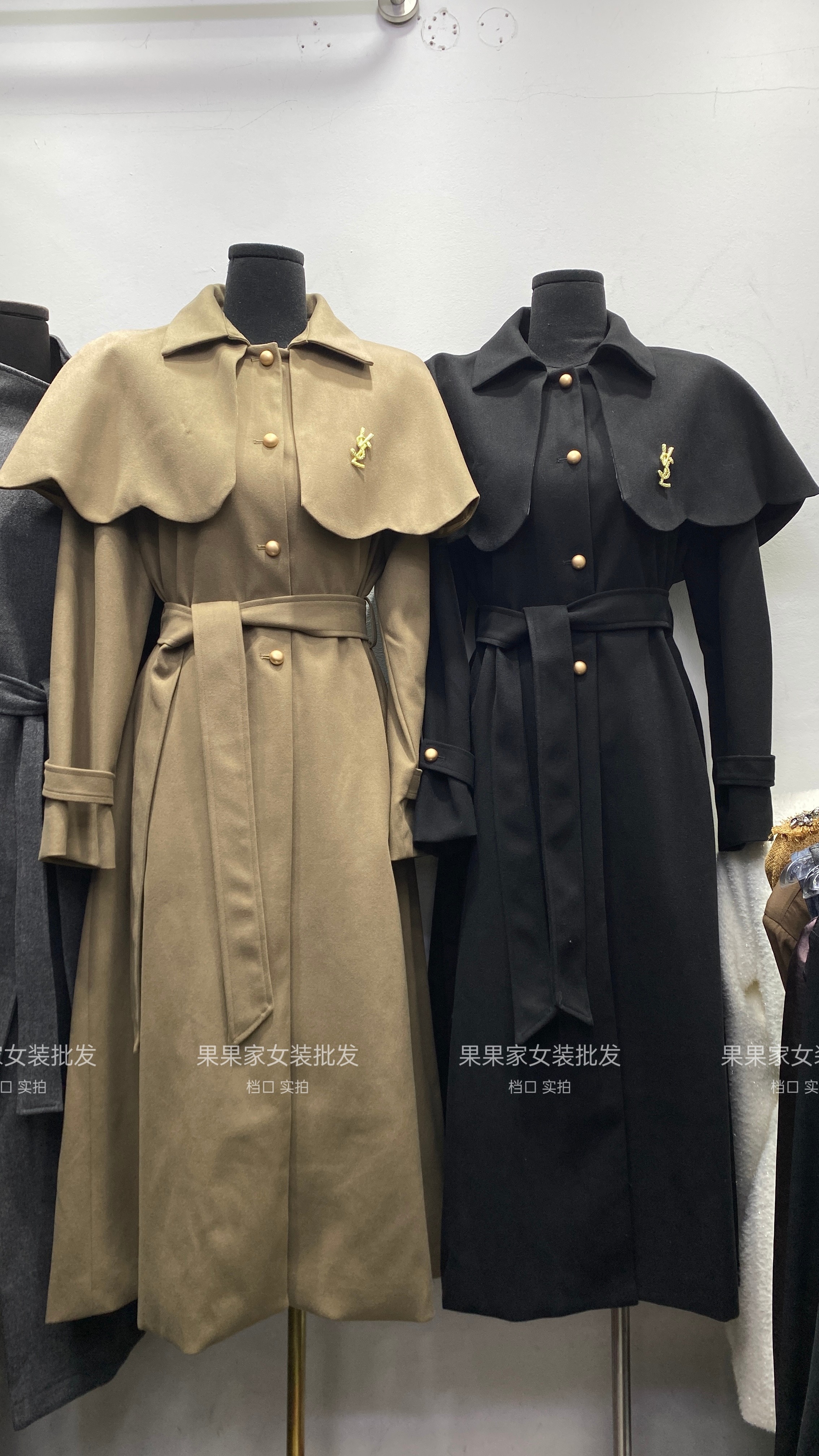 秋冬新款高级感斗篷不可拆赫本风加棉毛呢大衣收腰遮肉毛呢外套女