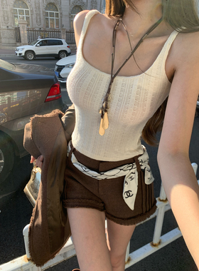 Thas9i九亿 月光白茶 磨毛纺针织肌理花朵肩带收腰吊带微透背心