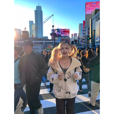 宽松印花加绒保暖连帽卫衣外套女