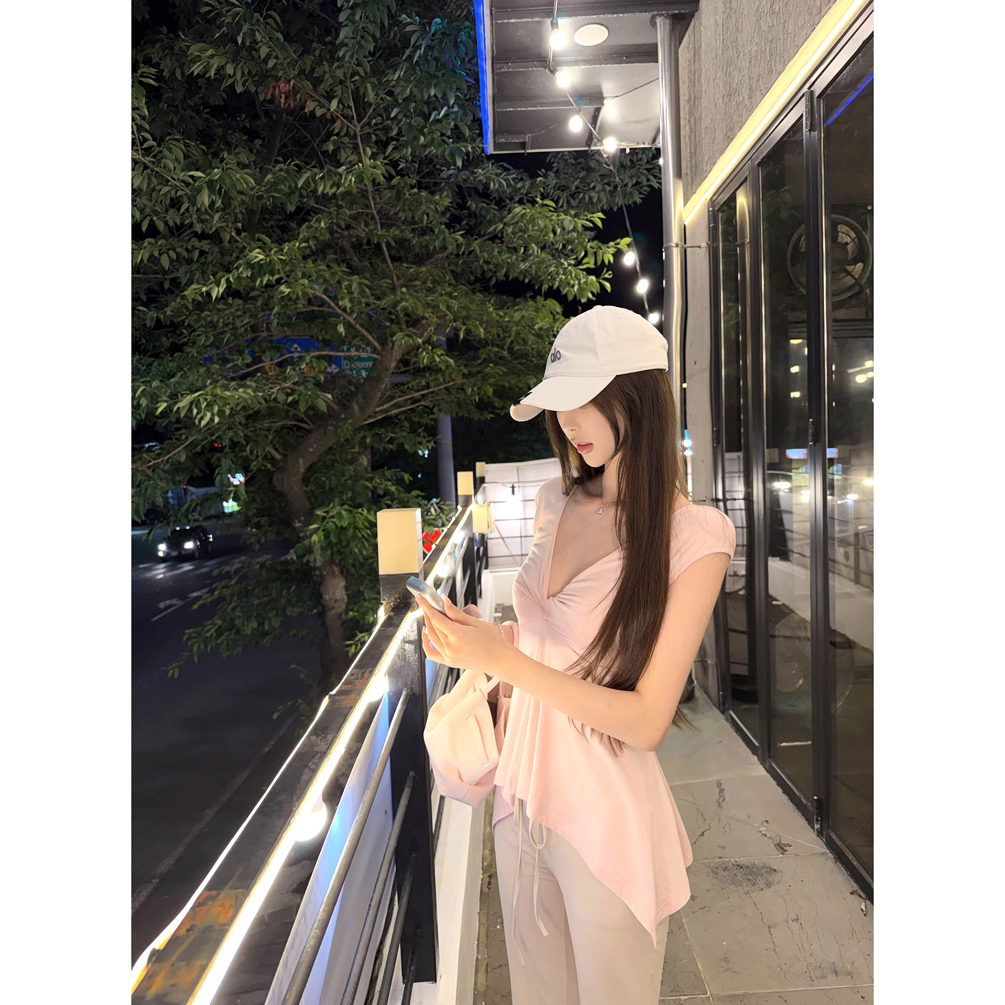 Thas9i九亿少女感V领飘带不规则裁剪飞机袖T恤修身纯欲打底上衣图片