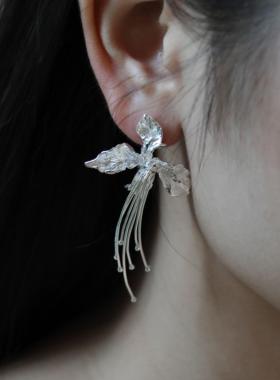 東黑三白/ 鸢尾逢春 s930纯银设计感百搭小众耳钉礼物