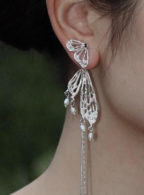 東黑三白/ 重影银蝶 s930纯银原创设计镂空中式步摇百搭耳钉礼物