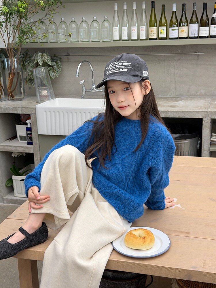 女童韩系克莱因蓝麻花毛衣春秋 中大童圆领软糯针织衫套头上衣