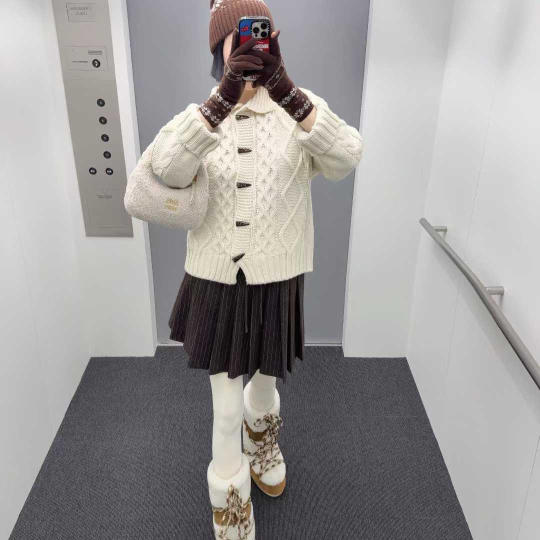 HELDER-P复古牛角扣雪人毛衣开衫