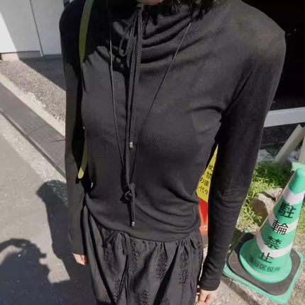 闪闪家 韩国东大门代购TEMPTING抽绳堆堆领天丝打底衫