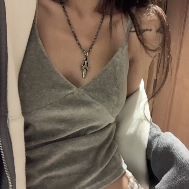 VIRKIN时髦秋冬绒打底吊带