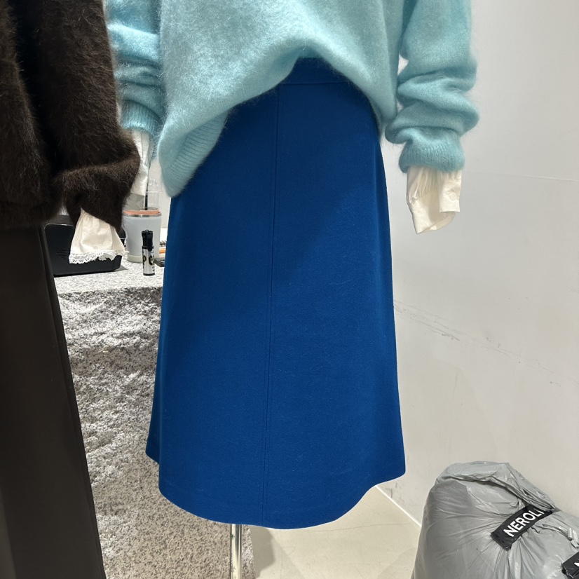 NEROLI36羊毛呢50%A字型半裙