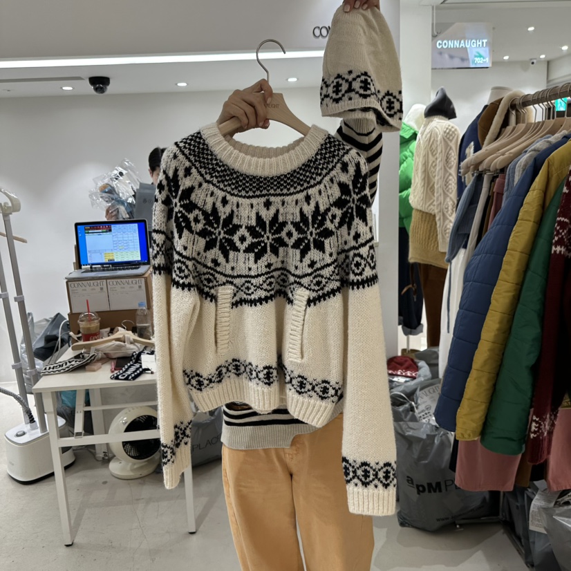 CONNAUGHT羊毛混纺费尔岛毛衣帽