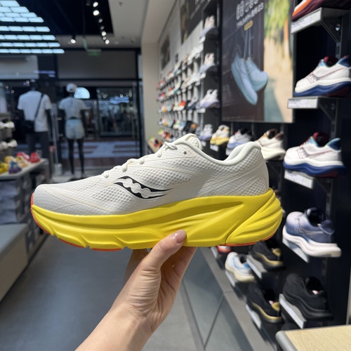 Saucony索康尼GUARD AMR米黄男子舒适防滑耐磨低帮跑步鞋S28238-3