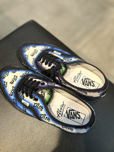 Vans VN0005U8BMB Authentic 黑篮低帮帆布鞋